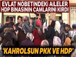 Evlat nöbetindeki aileler, HDP binası önünde 