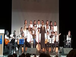  Fen Lisesi öğrencileri görme engelli öğrencilerle konser verdi