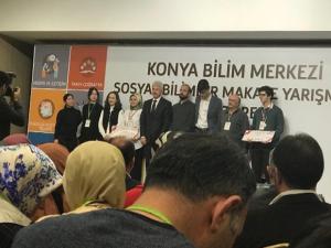 Fen Lisesi öğrencisi makale yarışmasında Türkiye üçüncüsü oldu