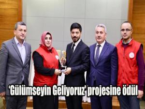 Gülümseyin Geliyoruz' projesine ödül