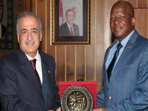 Güney Afrika Ankara Büyükelçisi Malefane, Rektör Çomaklıyı ziyaret etti