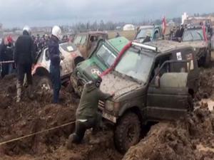 Gürcistanda offroad yarışları nefes kesti