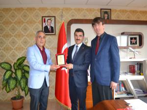 Güreş Federasyonundan ASP İl Müdürlüğüne plaket