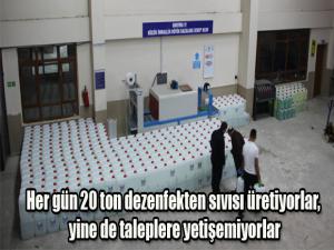 Her gün 20 ton dezenfekten sıvısı üretiyorlar, yine de taleplere yetişemiyorlar