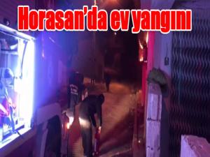 Horasanda ev yangını