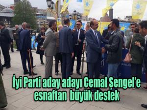 İYİ Parti aday adayı Şengel'e esnaftan büyük destek