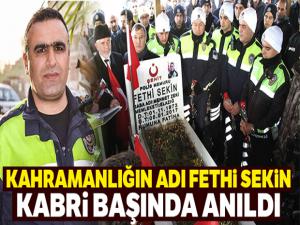 İzmir Kahramanı Şehit Fethi Sekin için kabri başında anma töreni