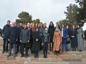 Nene Hatunu kabri başında andılar