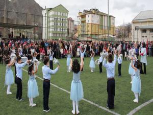  Oltuda 23 Nisan coşkuyla kutlandı