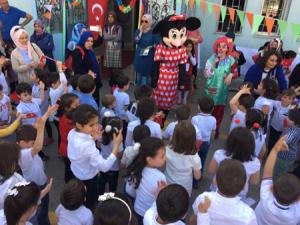 Ömer Nasuhi Bilmen İlkokulundan okul öncesi çocuk şenliği