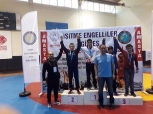 Palandöken Belediye Spor güreş takımı sporcusu Türkiye şampiyonu oldu