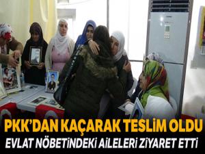 PKK'dan kaçarak teslim olan genç kız evlat nöbetindeki aileleri ziyaret etti