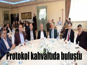 Protokol kahvaltıda buluştu