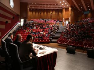 Rektör Çomaklı, Araştırma Görevlileriyle bir araya geldi