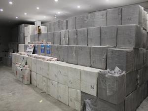 Sarp'ta 627 bin 500 paket kaçak sigara ele geçirildi