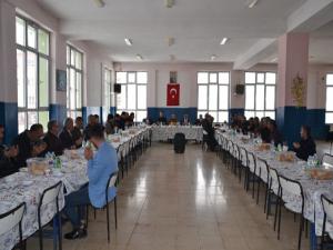 Şenkaya Belediye Başkanı Görbil Özcan'a veda yemeği