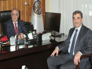 SGK Erzurum İl Müdürü Durmuştan Rektör Çomaklıya ziyaret
