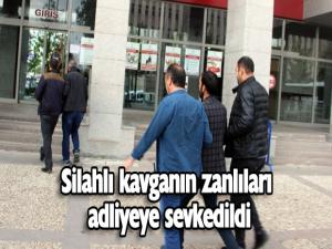 Silahlı kavga zanlısı adliye girişinde kameralara öpücük gönderdi