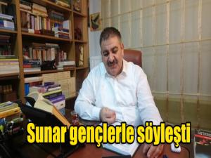 Sunar gençlerle söyleşti