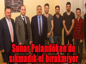 Sunar Palandökende sıkmadık el bırakmıyor