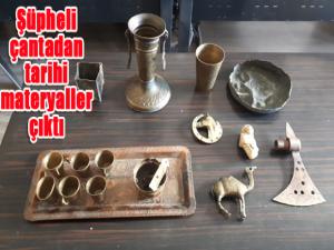 Şüpheli çantadan tarihi materyaller çıktı