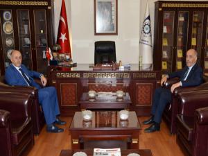 Vali Azizoğlundan Başkan Yücelike tebrik ziyareti