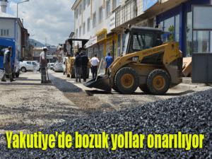 Yakutiyede bozuk yollar onarılıyor