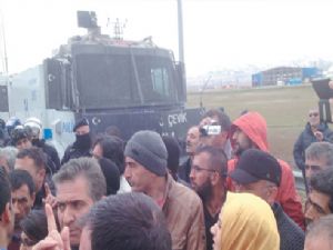 HDP'liler yol kapattı