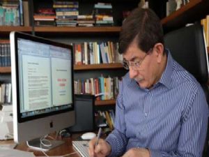 Davutoğlu, tek başına çalışıyor!