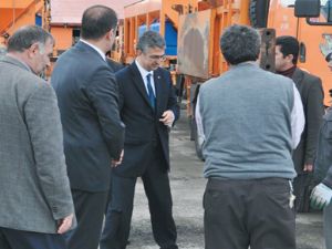 MHP adayı Arslan dur durak bilmiyor