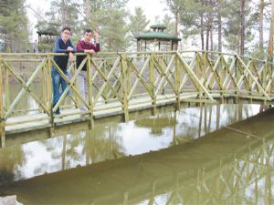 Kütüklü Göl ziyaretçi akınına uğruyor