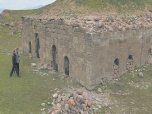 Vali, tabyalara sahip çıktı