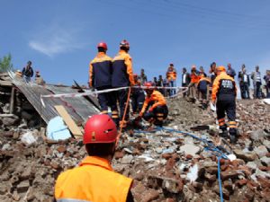 ERZURUM'DA GERÇEĞİ ARATMAYAN DEPREM TATBİKATI