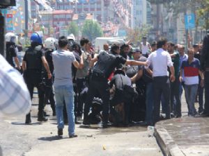 HDP MİTİNGİNDE ORTALIK SAVAŞ ALANINA DÖNDÜ