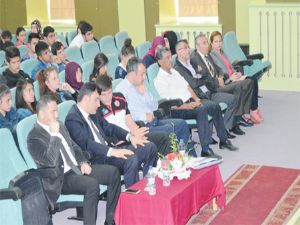 Aziziye'de meslek tanıtımı ve kariyer günleri semineri yapıldı