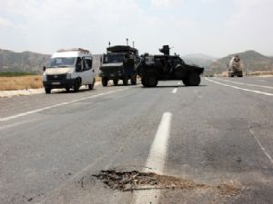 BİNGÖL'DE ÖZEL HAREKAT ARACINA ROKETLİ SALDIRI