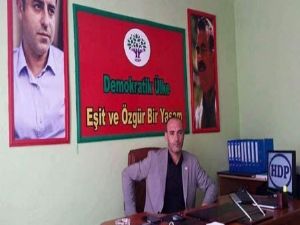 2 kişiyi dağa götürmek isteyen HDP'li başkan tutuklandı