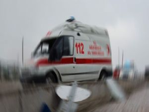 HASTA TAŞIYAN AMBULANS KAZA YAPTI: 6 YARALI