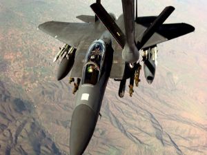 F-16 uçaklarına milleti tespit edilemeyen uçaktan taciz!
