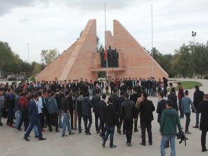 ATATÜRK ÜNİVERSİTESİ ÖĞRENCİ KONSEYİNDEN BİRLİK VE BERABELİK YÜRÜYÜŞÜ