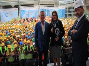 Ağaoğlu'ndan Türkiye'ye Guinness rekoru
