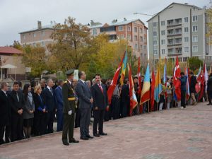 AŞKALE'DE 29 EKİM ÇELENK SUNUM TÖRENİ..