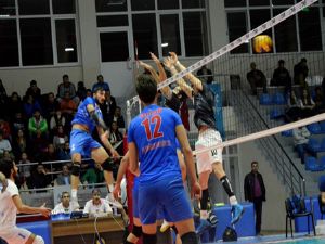 PALANDÖKEN BELEDİYESİ, NİKSAR BELEDİYESİNİ 3-1'LE GEÇTİ