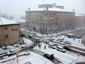 ERZURUM'DA YOĞUN KAR YAĞIŞI