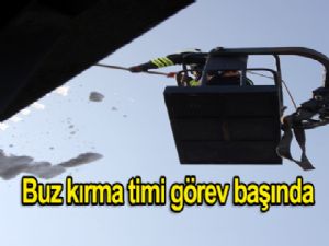 İTFAİYENİN BUZ KIRMA TİMİ GÖREV BAŞINDA