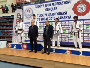 JUDODA GÜMÜŞ MADALYA DÖNMEZ'E