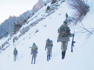 Erzurum'da terör  operasyonu: 33 gözaltı