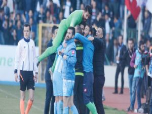 Şampiyon  ERZURUMSPOR