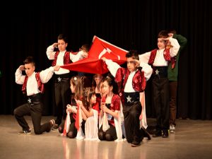 TATBİKAT İLKOKULUN'NDAN 23 NİSAN ETKİNLİĞİ