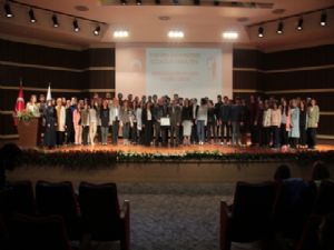 ATATÜRK ÜNİVERSİTESİ ECZACILIK FAKÜLTESİ AKREDİTASYON BELGE TAKDİM TÖRENİ